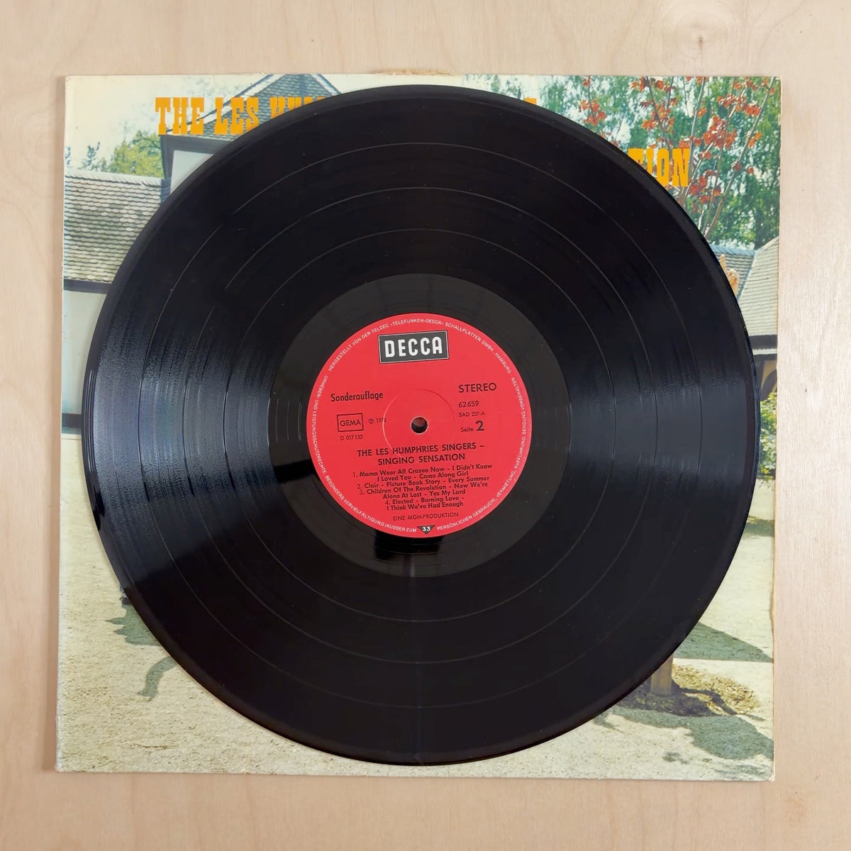 Les Humphries Singers – Singing Sensation – record label