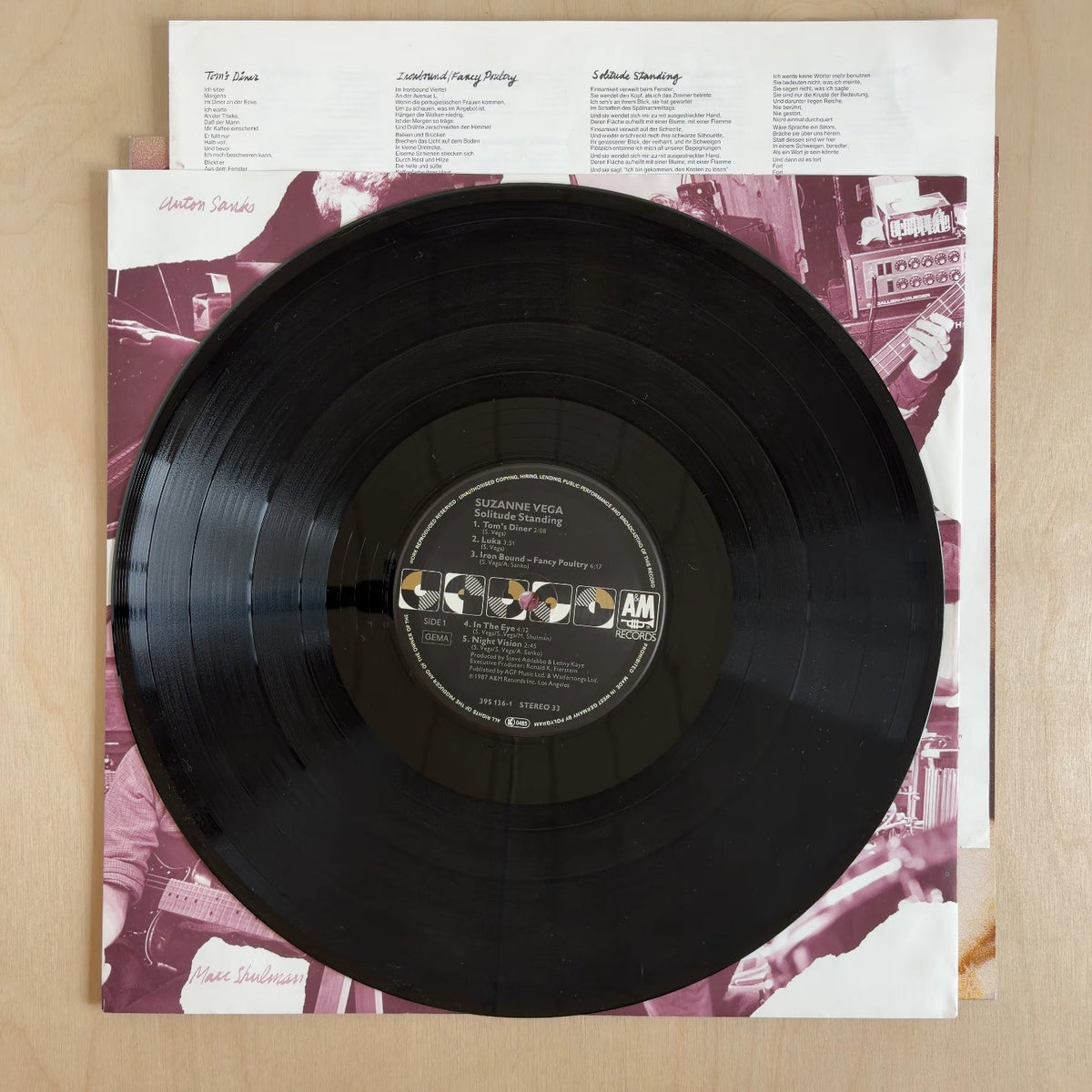 Suzanne Vega – Solitude Standing – record label