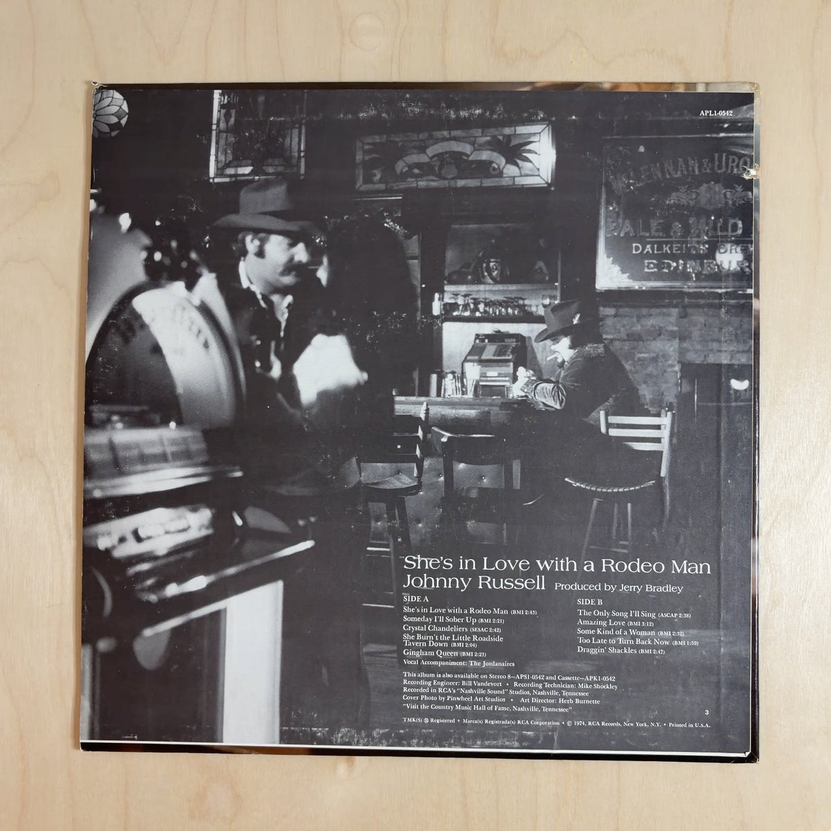 Johnny Russell – She's In Love With A Rodeo Man