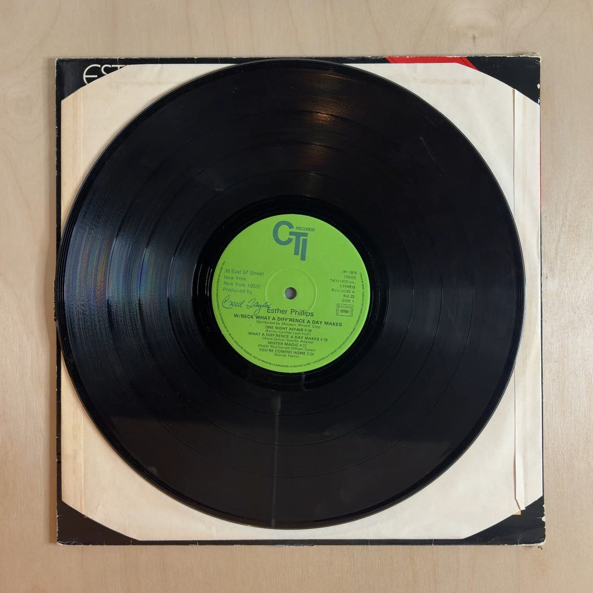 Esther Phillips, Joe Beck – What A Diff'rence A Day Makes – record label