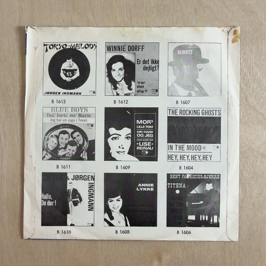 Rocking Ghosts – Belinda / Ghost Walk – back cover