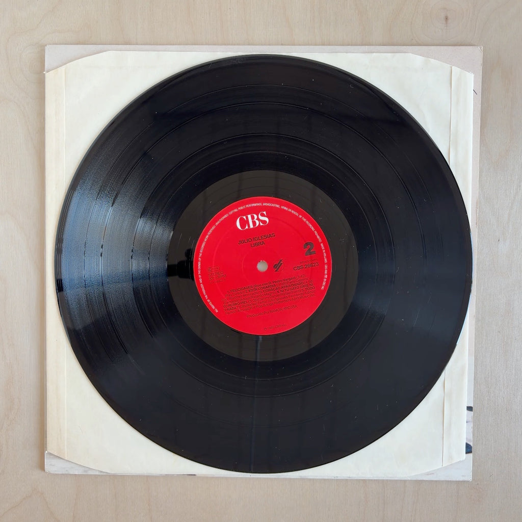 Julio Iglesias – Libra – record label