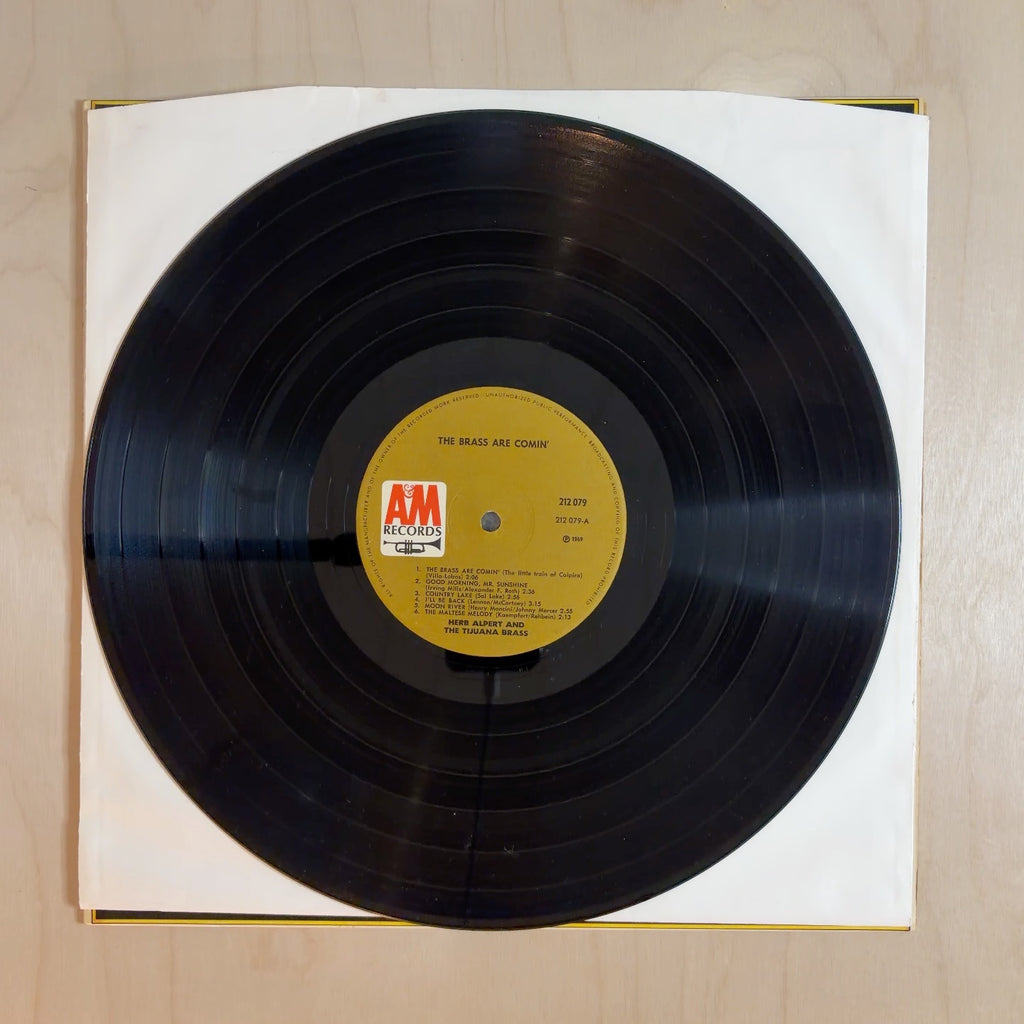 Herb Alpert & The Tijuana Brass – The Brass Are Comin' – record label