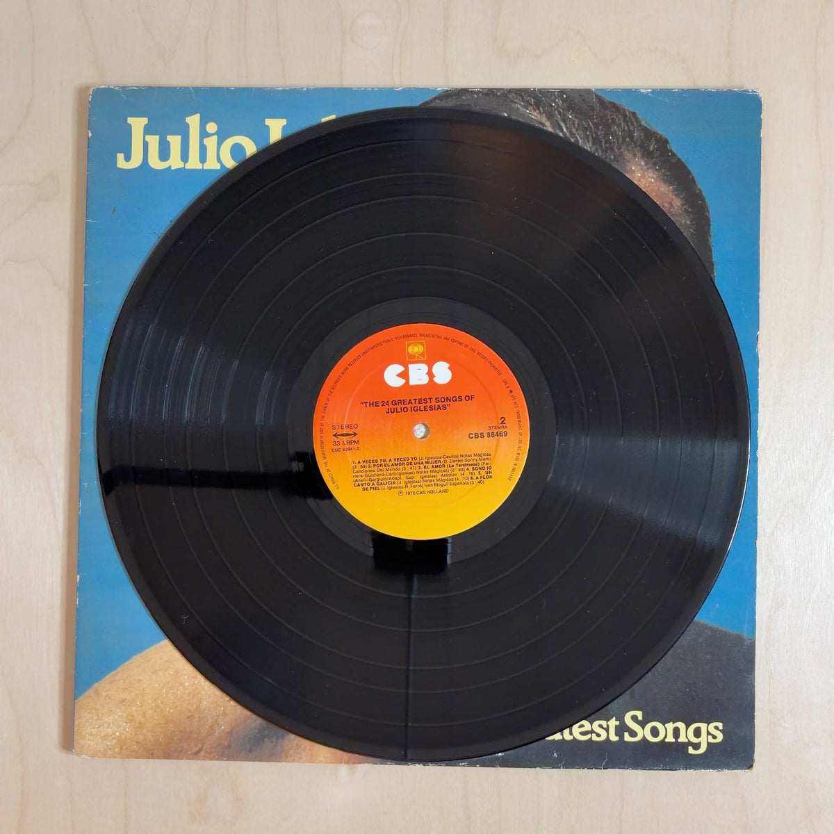 Julio Iglesias – The 24 Greatest Songs
