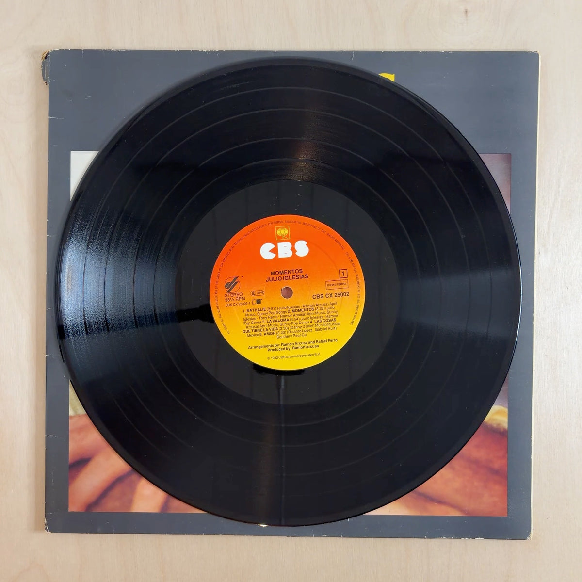 Julio Iglesias – Momentos – record label