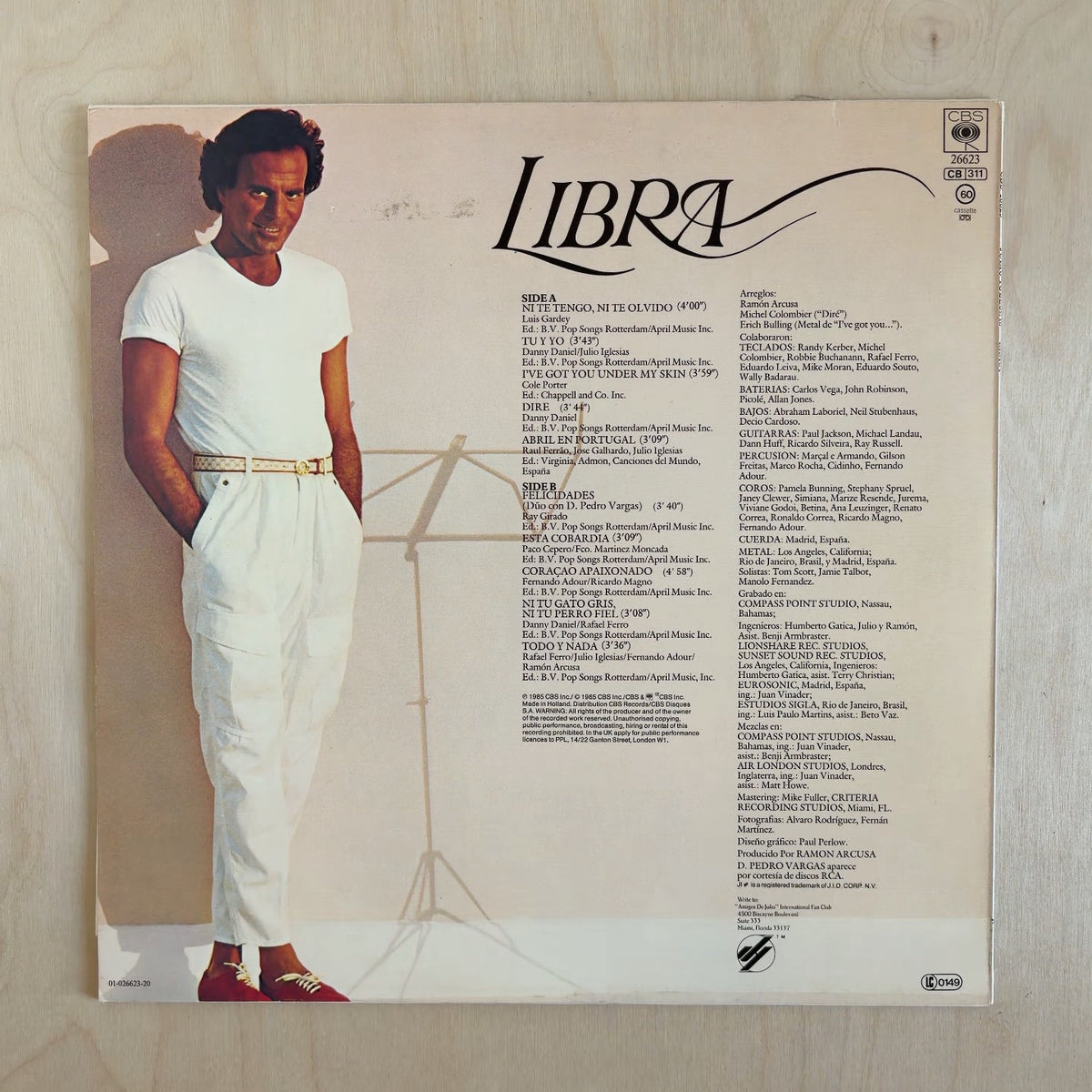 Julio Iglesias – Libra – back cover