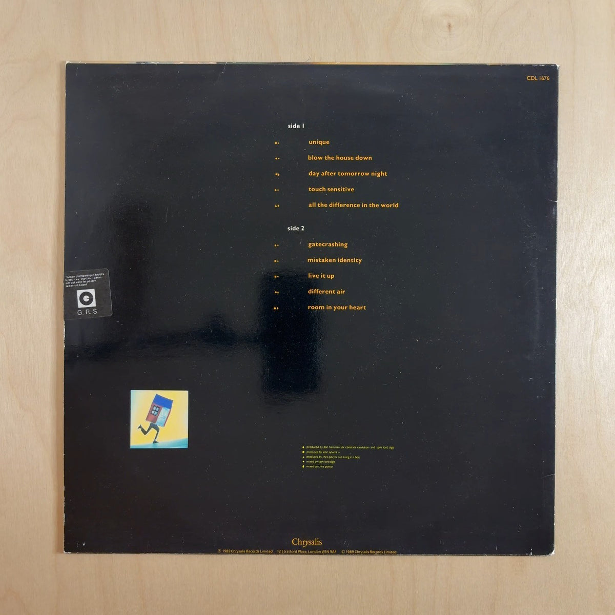 Living In A Box – Gatecrashing – back cover
