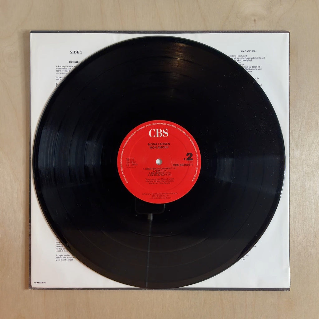 Mona Larsen – Mon Amour – record label