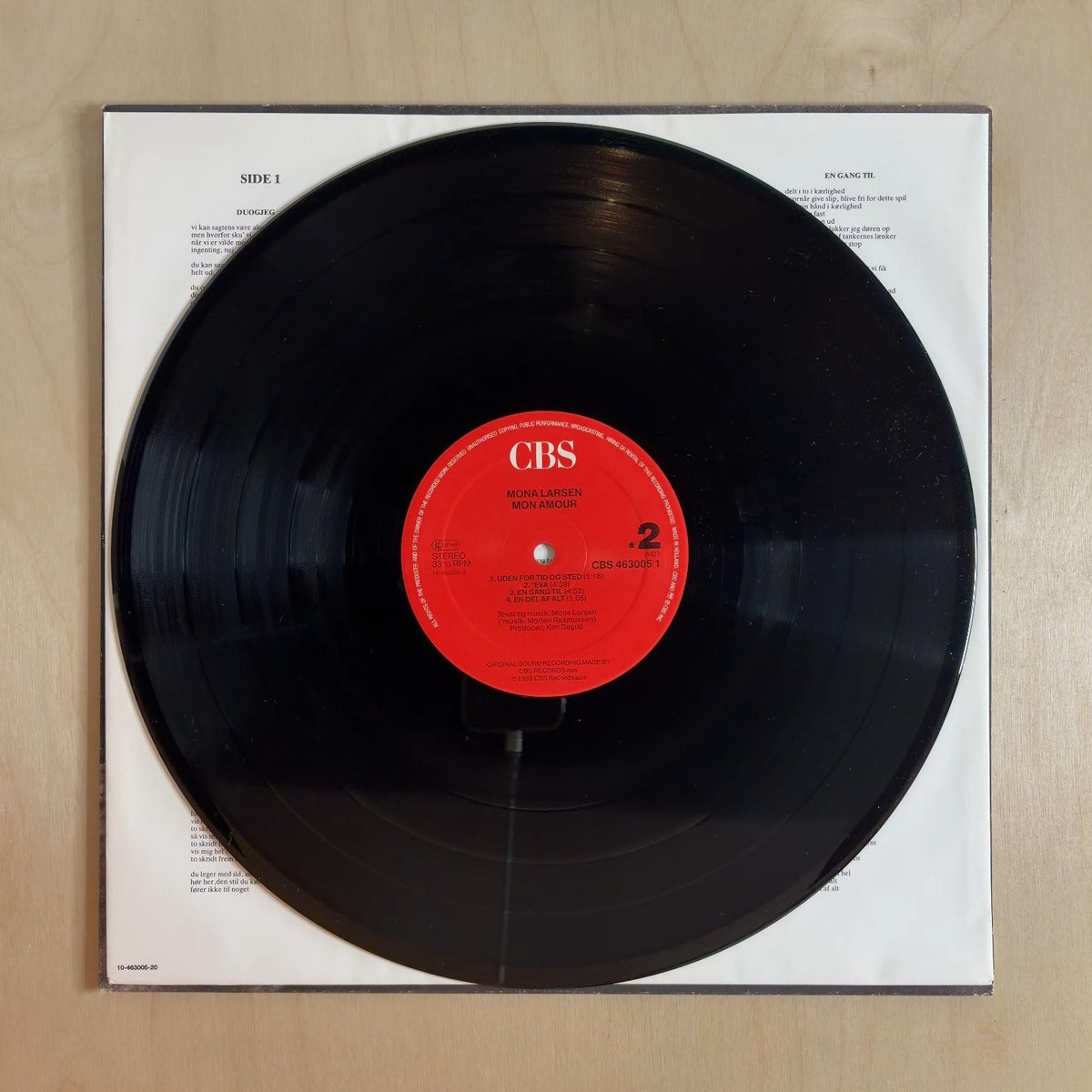 Mona Larsen – Mon Amour – record label