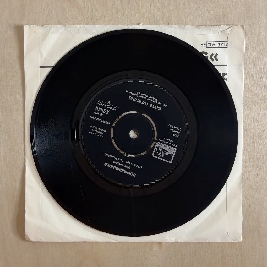 Gitte Hænning – Flirt (Samme Sted, Samme Tid) / Sommerminder – record label