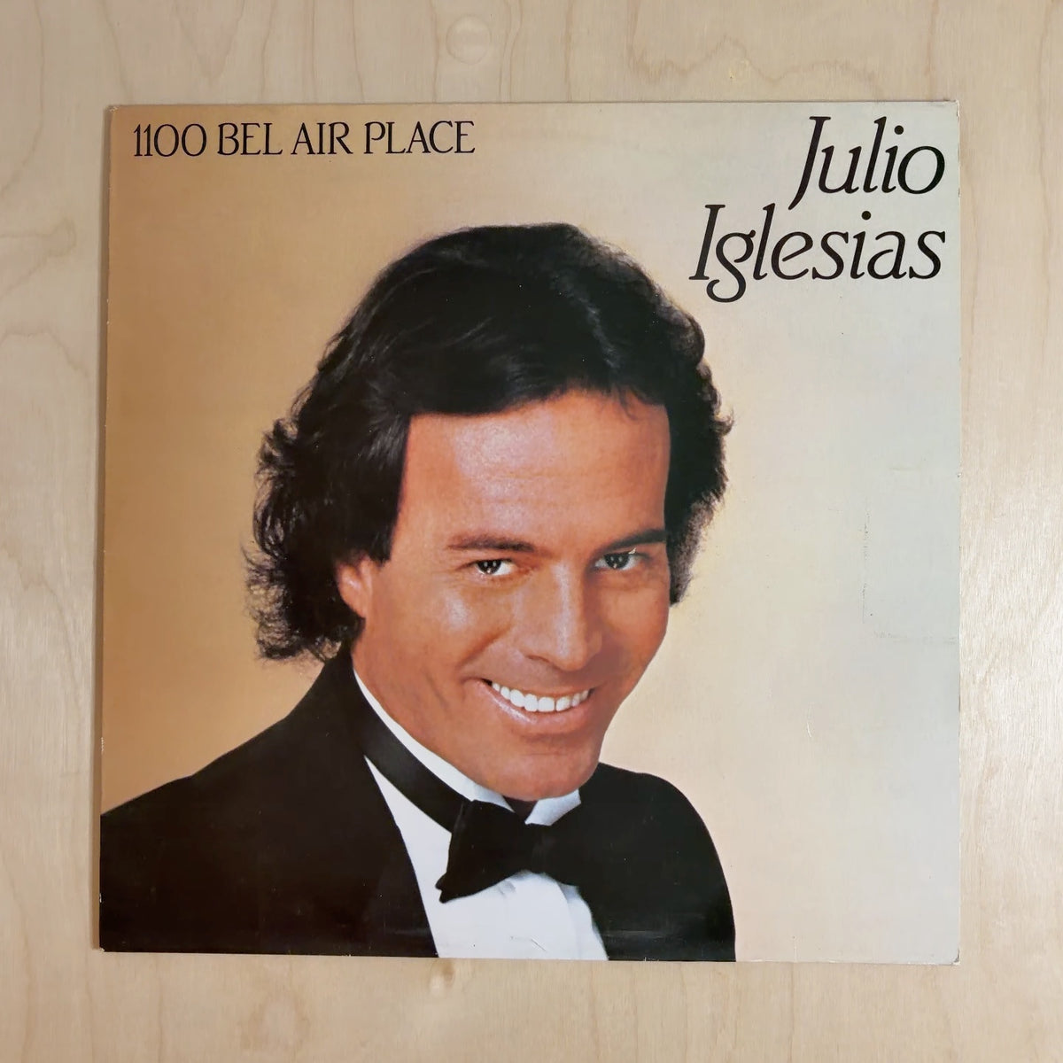 Julio Iglesias – 1100 Bel Air Place
