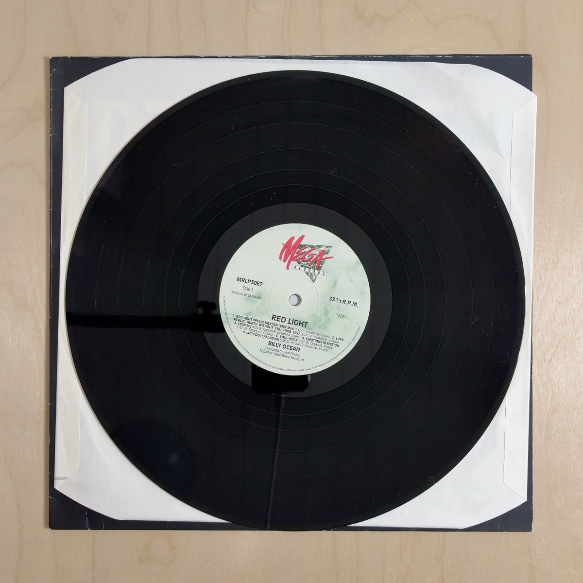 Billy Ocean – Red Light