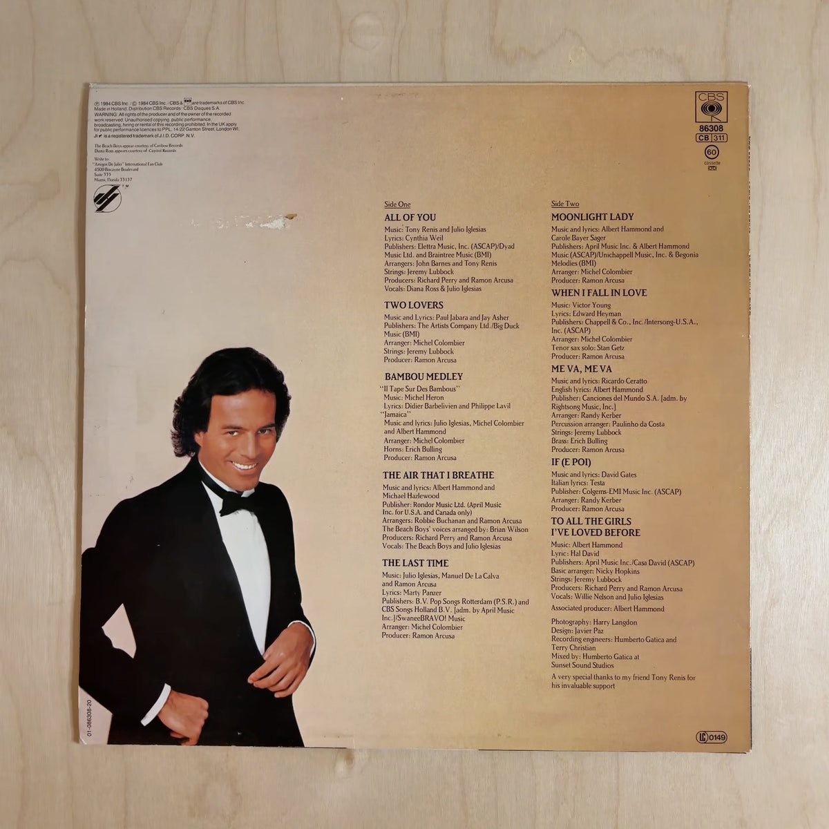 Julio Iglesias – 1100 Bel Air Place