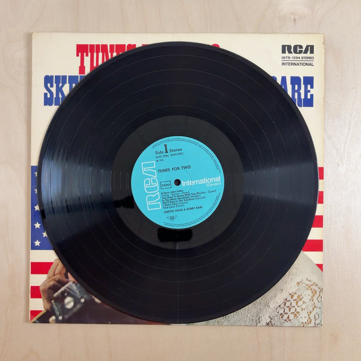Skeeter Davis, Bobby Bare – Tunes For Two – record label