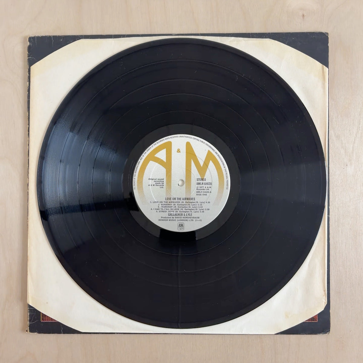 Gallagher & Lyle – Love On The Airwaves – record label