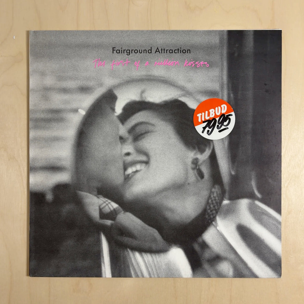 Fairground Attraction – The First Of A Million Kisses