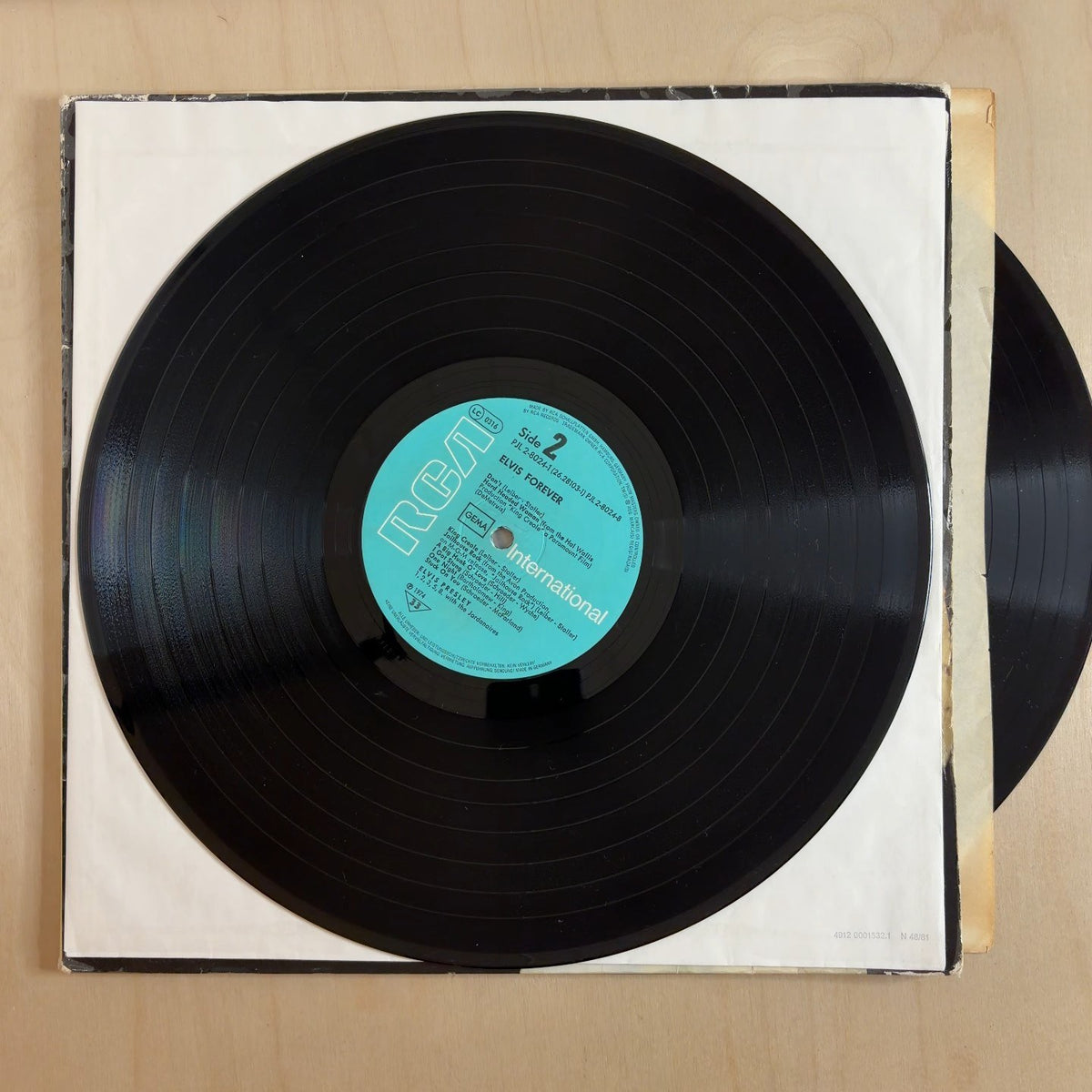 Elvis Presley – Elvis Forever (32 Hits) – record label