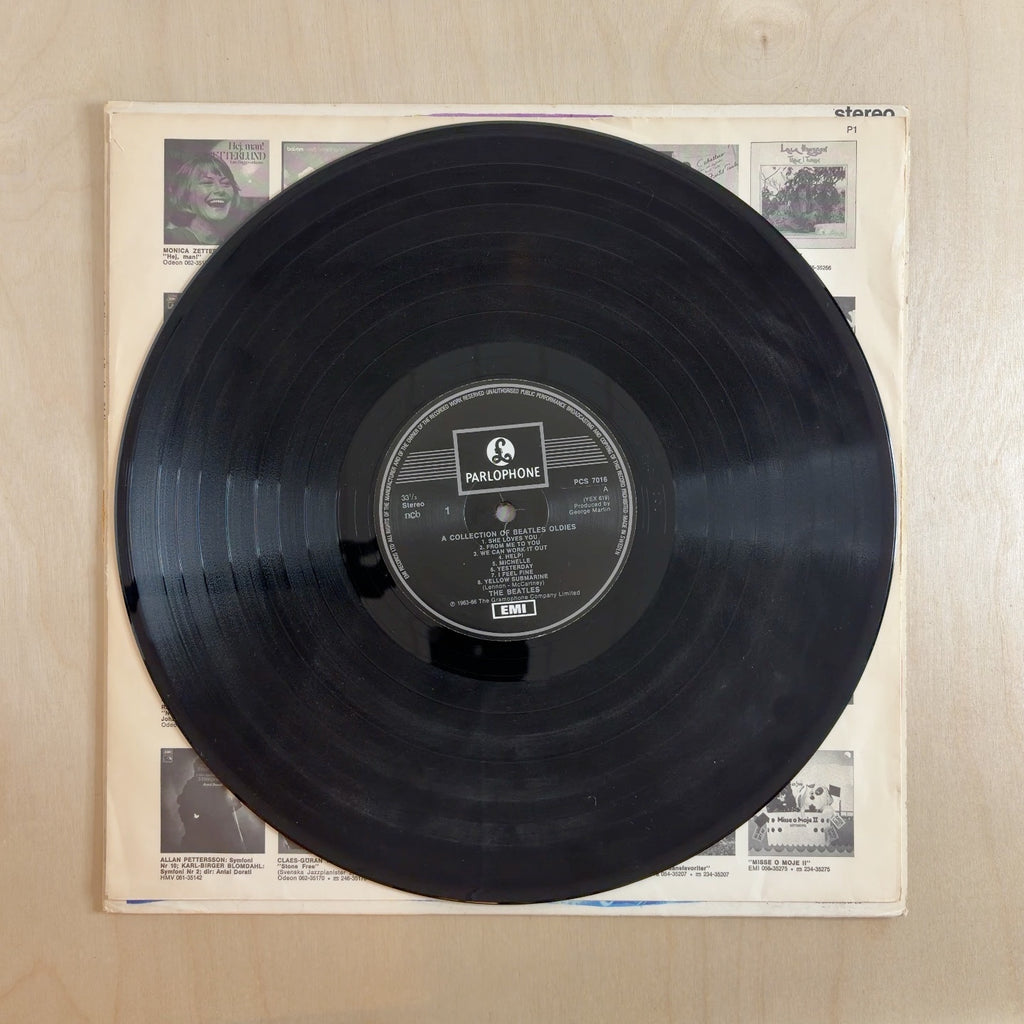 The Beatles – A Collection Of Beatles Oldies – record label
