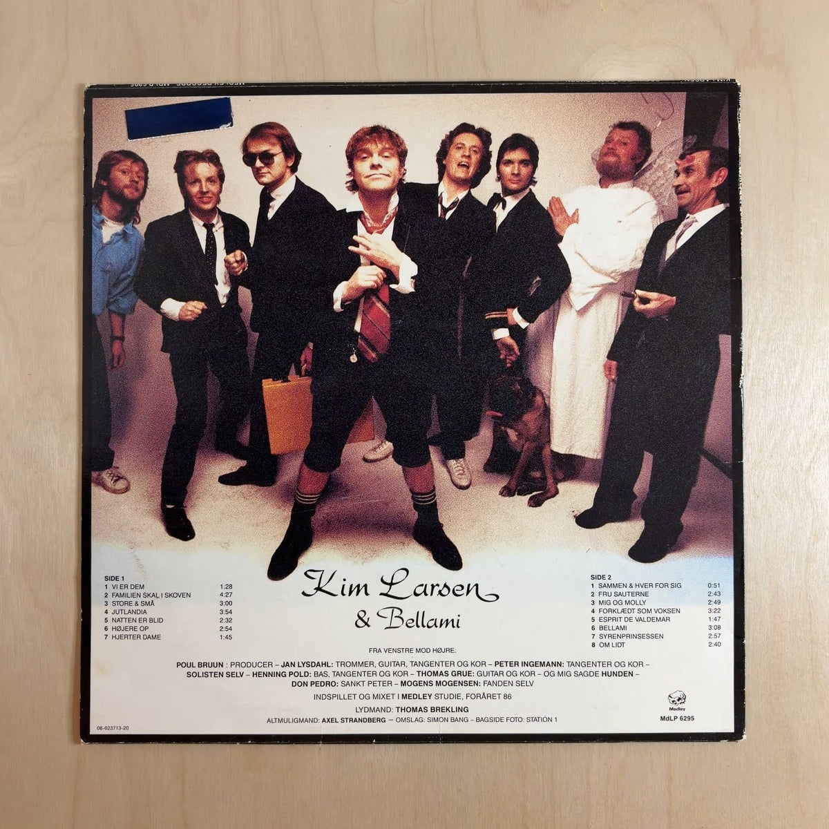 Kim Larsen & Bellami – Forklædt Som Voksen – back cover