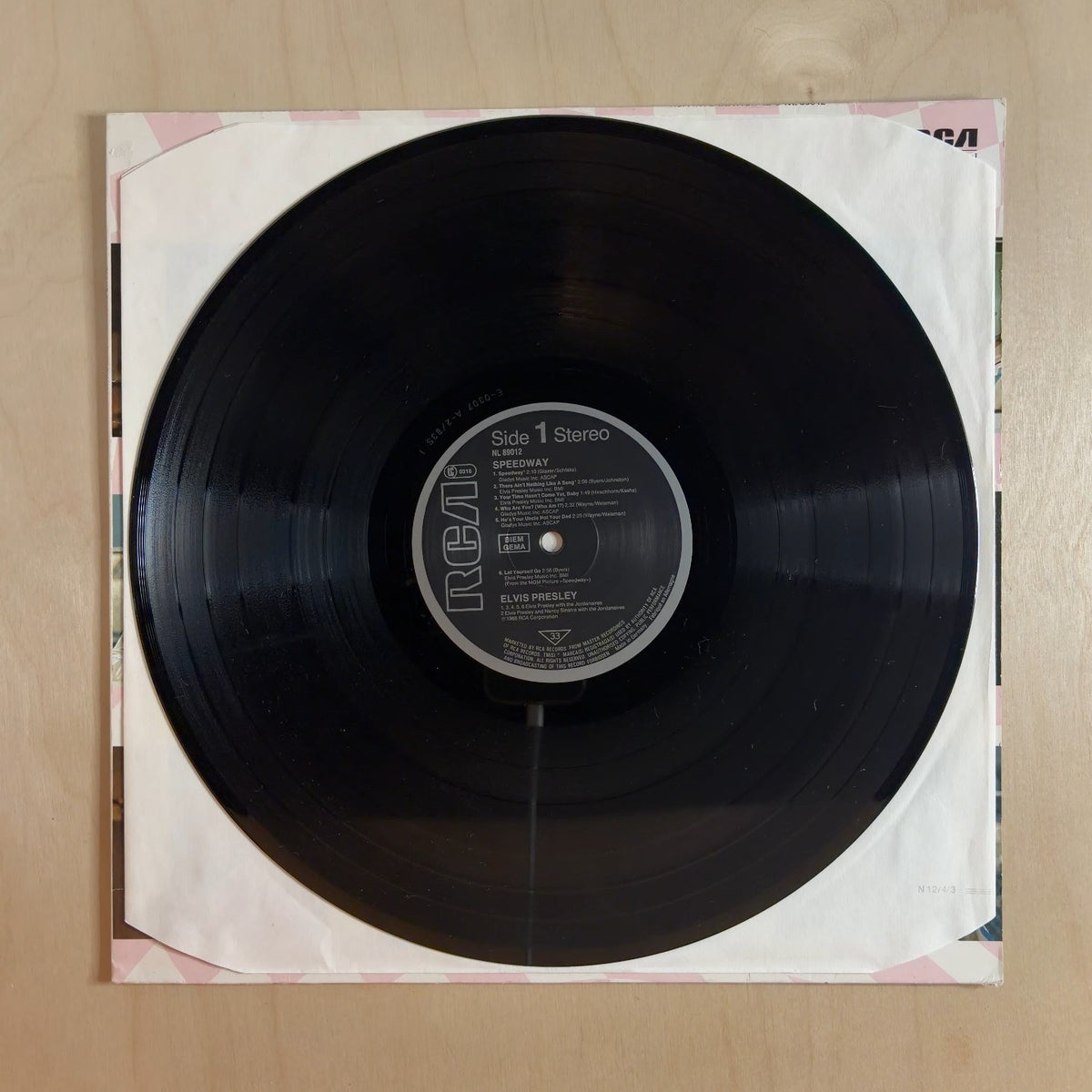 Elvis Presley – Speedway – record label